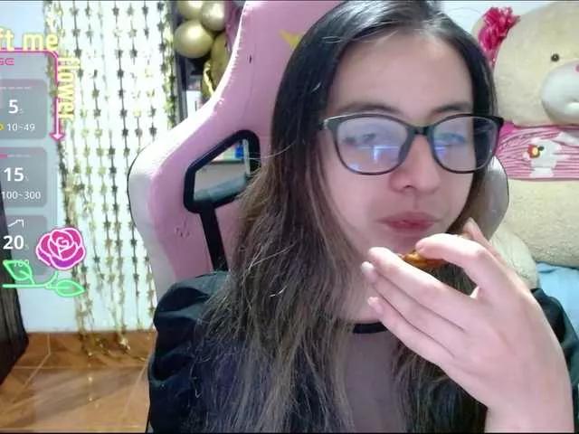 Offline Maggie-Fox on BongaCams