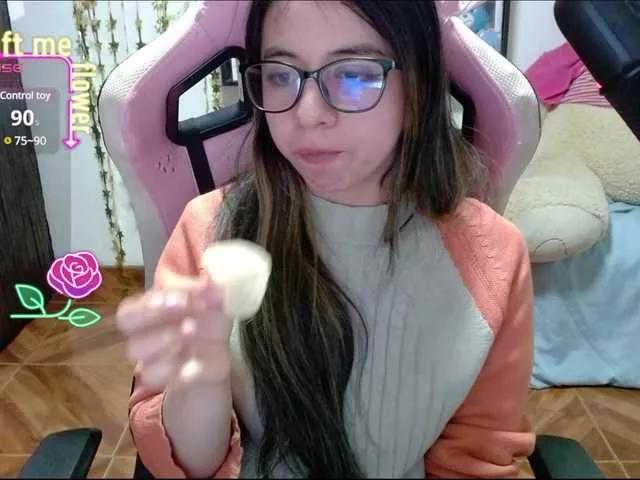 Offline Maggie-Fox on BongaCams