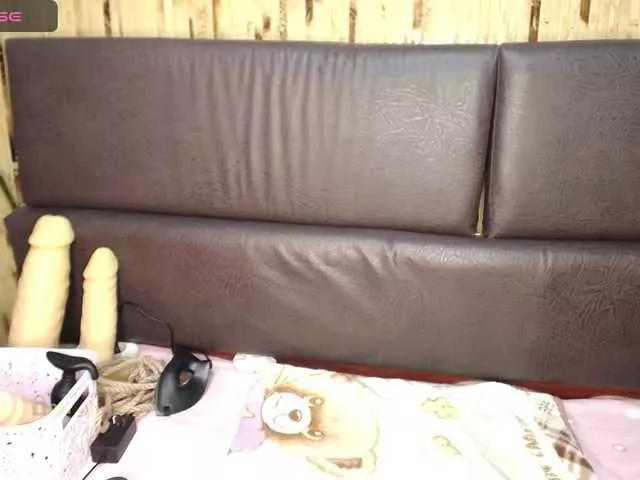 Meghan-M on BongaCams 