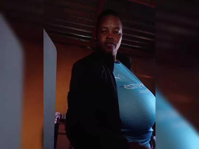 Melonboobs1 on BongaCams 