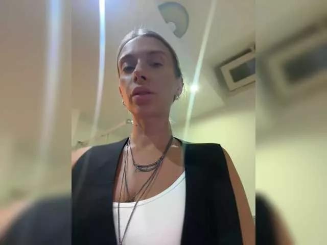 merrybaby on BongaCams 