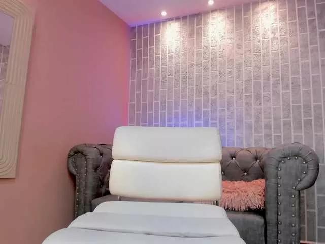 Freechat MiaaDavis on BongaCams