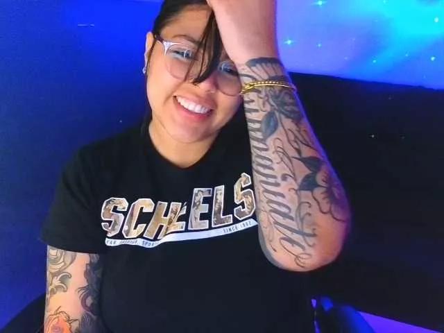 Offline Miacanelaxo on BongaCams