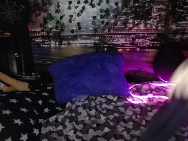 Freechat miss-kapriz-love on BongaCams