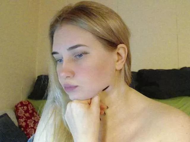 Naked MissLilyAbrams wants you to fuck her body now MissLilyAbrams from BongaCams