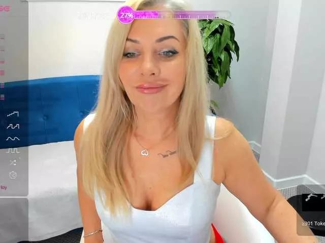 MiyaKiss on BongaCams 