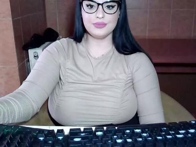 MoniqQuuen on BongaCams 