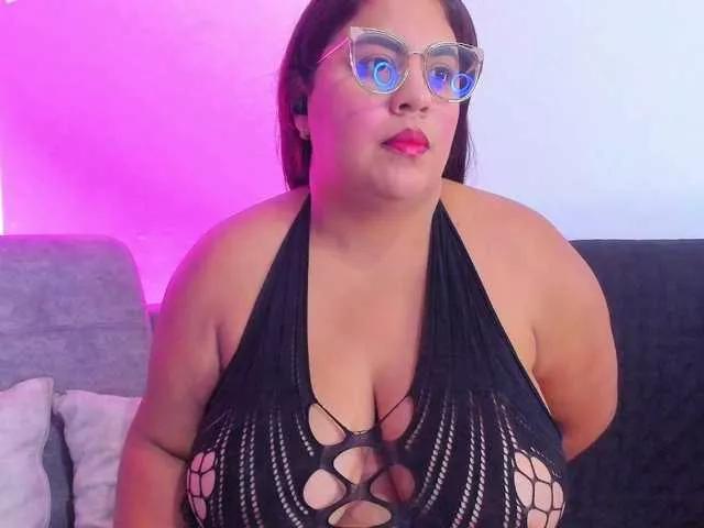 nahiiaa23 on BongaCams 