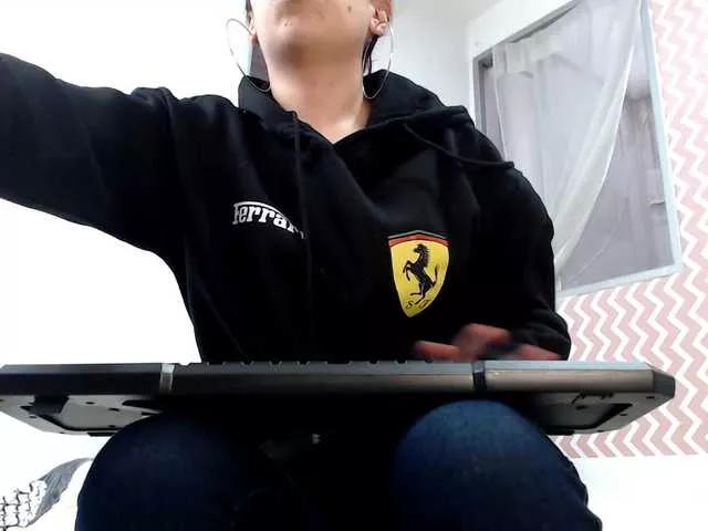 Offline nathalie-f on BongaCams