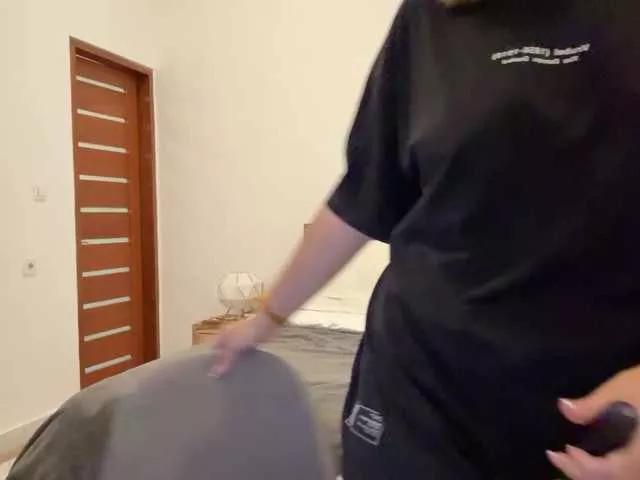 Nelly-Fischer on BongaCams