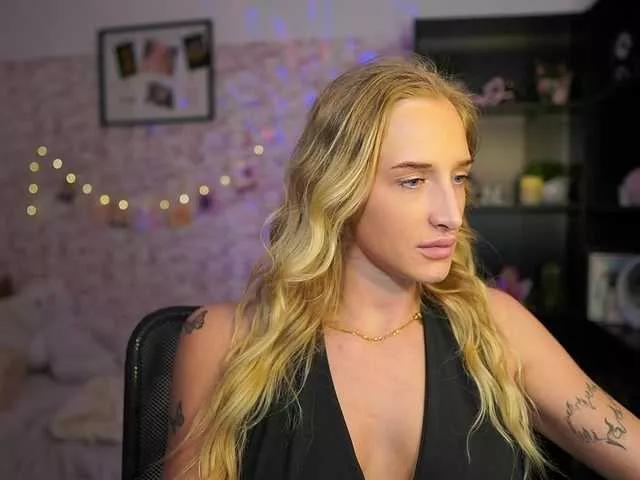 NicoletteShea01 on BongaCams 