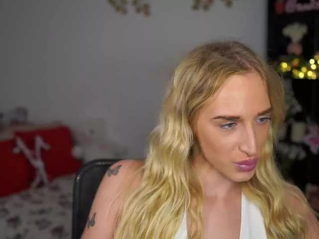 NicoletteShea01 on BongaCams 