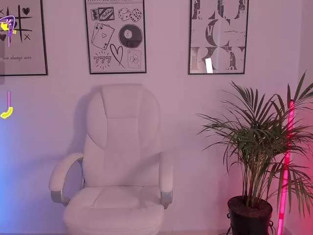 NiiaEvans on BongaCams 