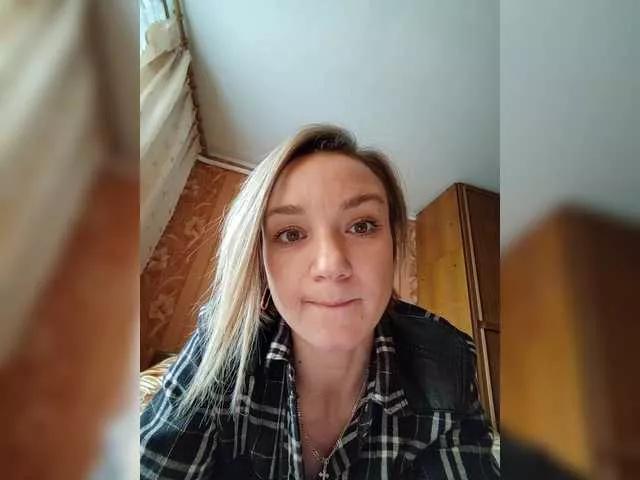 Watch Olia-81, she wants to masturbate for you Olia-81 from BongaCams