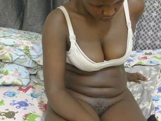 Paris-Ess from BongaCams