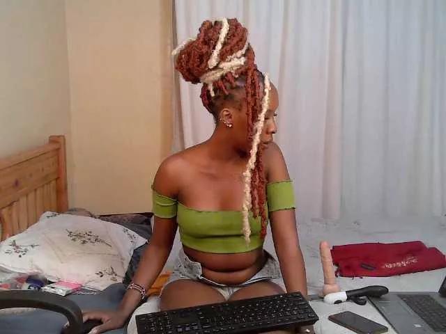 Petite-Eriee on BongaCams