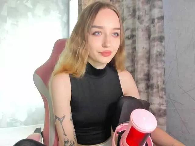 Offline Polikinesis on BongaCams