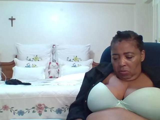 pussylips53 on BongaCams 