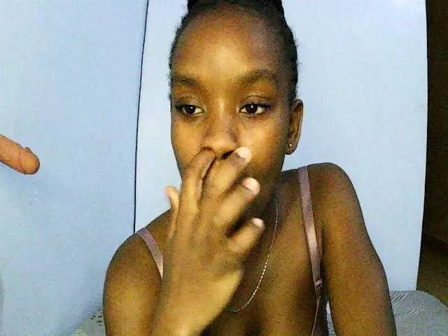 Queen-of-hearts on BongaCams 