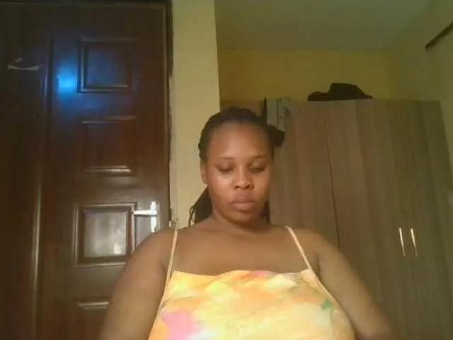 Queenlily25 from BongaCams