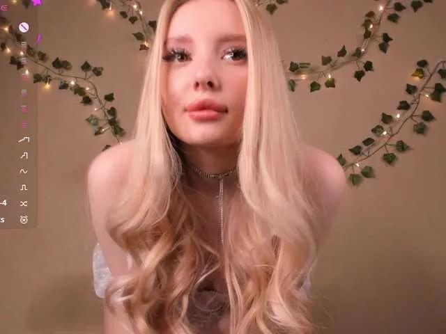 queenofvibes on BongaCams 