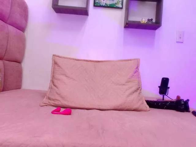 rayne-lor on BongaCams 