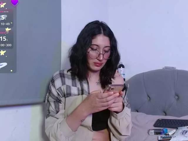 Freechat Red-moonn on BongaCams