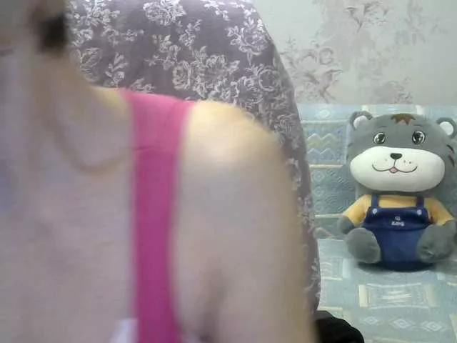 Freechat Red-Rose-777 on BongaCams