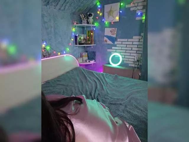 Offline Rosia-Guess on BongaCams