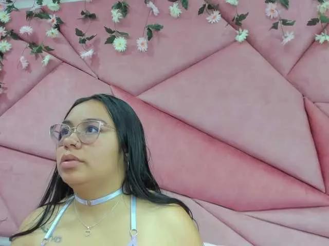 Freechat RossiVioleta on BongaCams