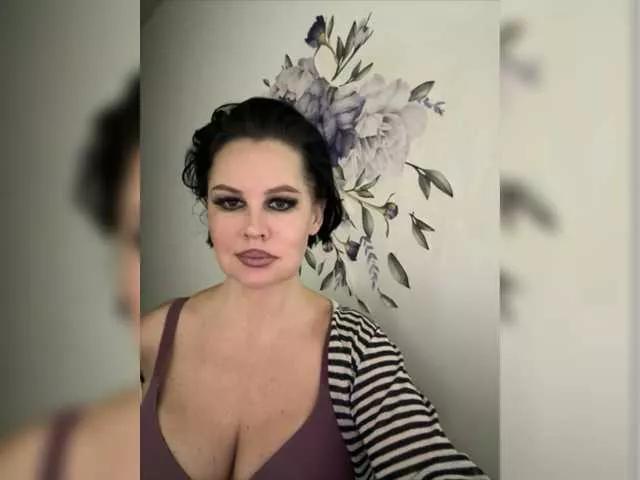 Offline RoyalBreasts on BongaCams