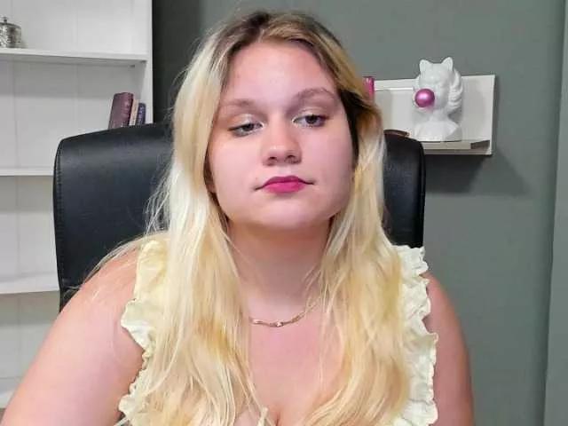 Offline SamanthaDarling on BongaCams