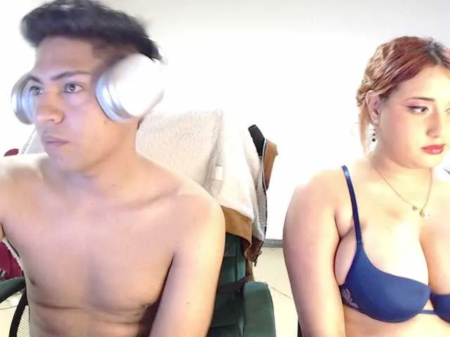 SammiAndSoffi — welcome guys in my room