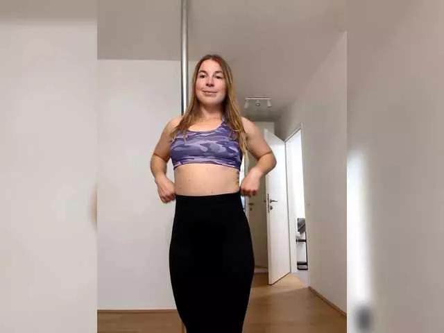 Sarahrose on BongaCams