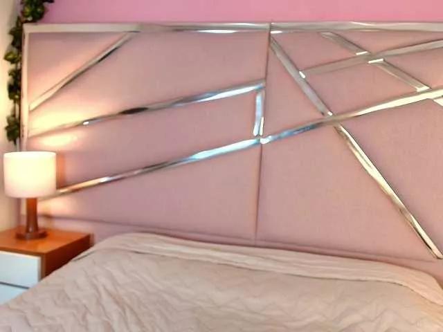 Sarayland from BongaCams