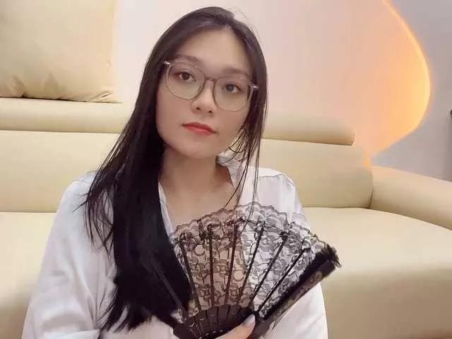 Offline Selena295 on BongaCams