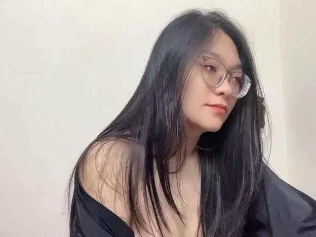 Offline Selena295 on BongaCams