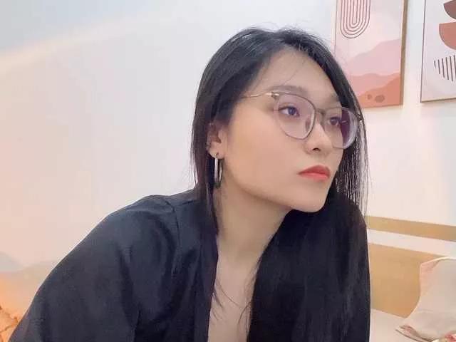 Offline Selena295 on BongaCams