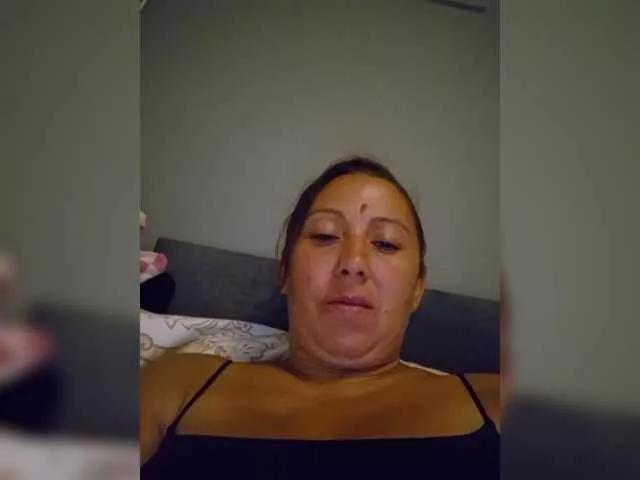 Offline sexmari39 on BongaCams
