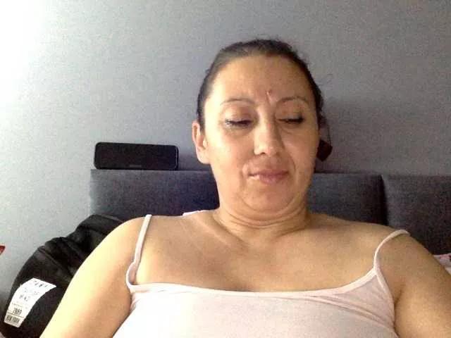 Offline sexmari39 on BongaCams