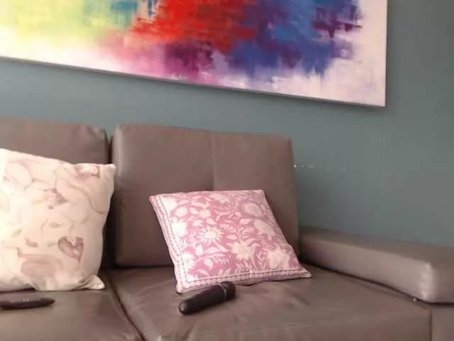 Offline sexy-natty on BongaCams