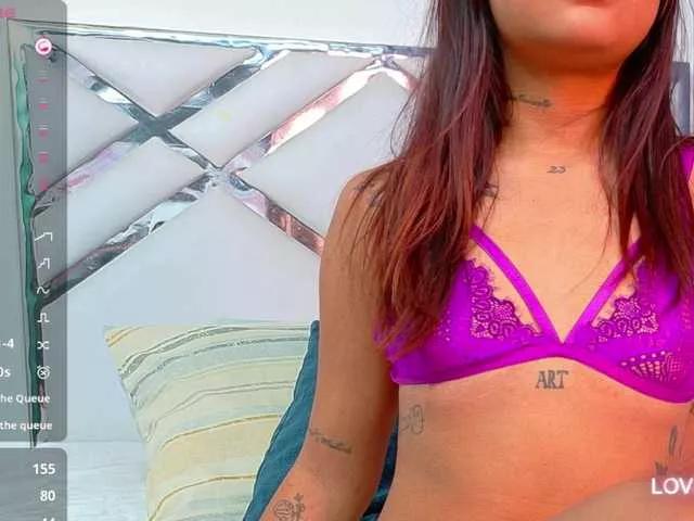 Offline slutlittlegir on BongaCams