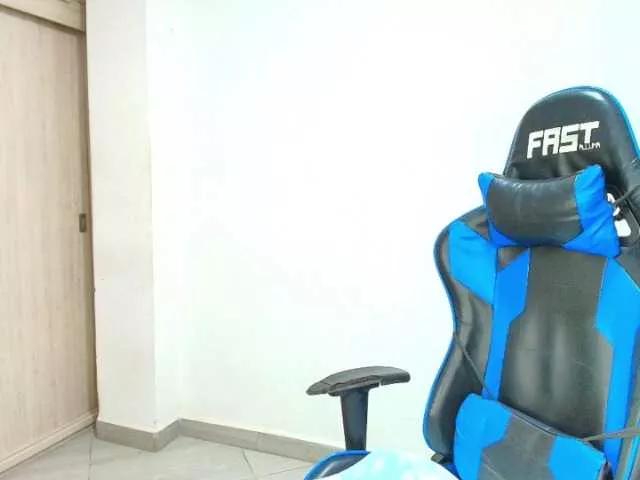 Offline Sophiiaaxx on BongaCams