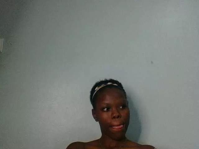 Sugarycake from BongaCams