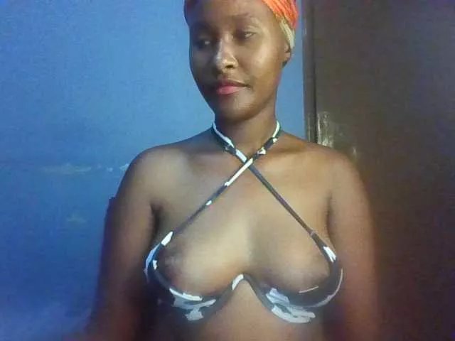 Sweet-boo on BongaCams 