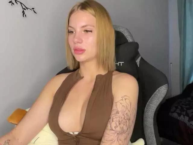 Sweet-peacha on BongaCams 