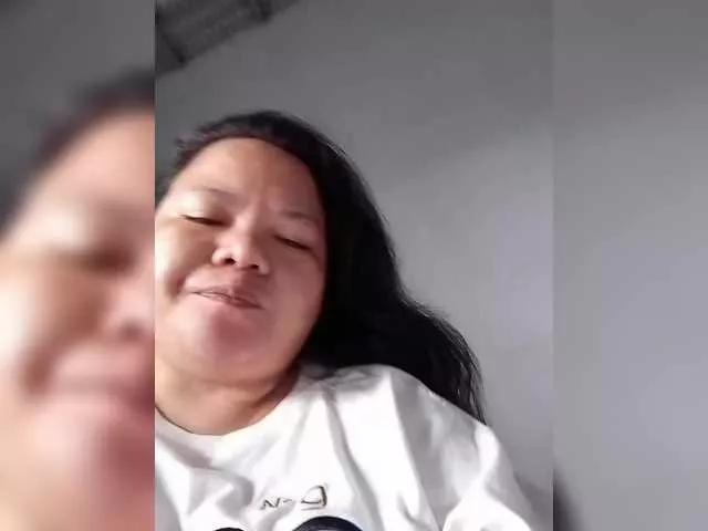 sweetasian33 on BongaCams 