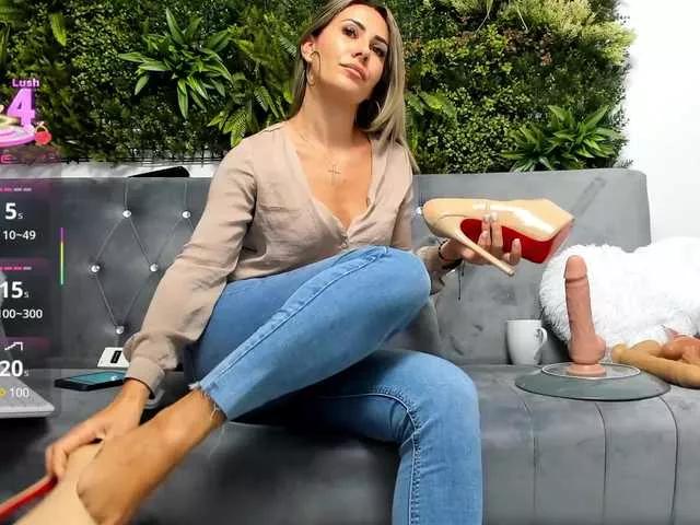 Sweetcherry30 on BongaCams 