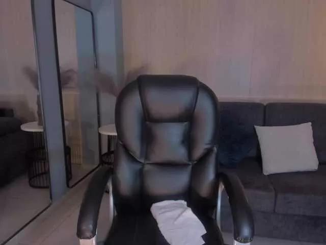 TaraLawrence on BongaCams 