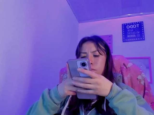 Tatanieves777 on BongaCams 